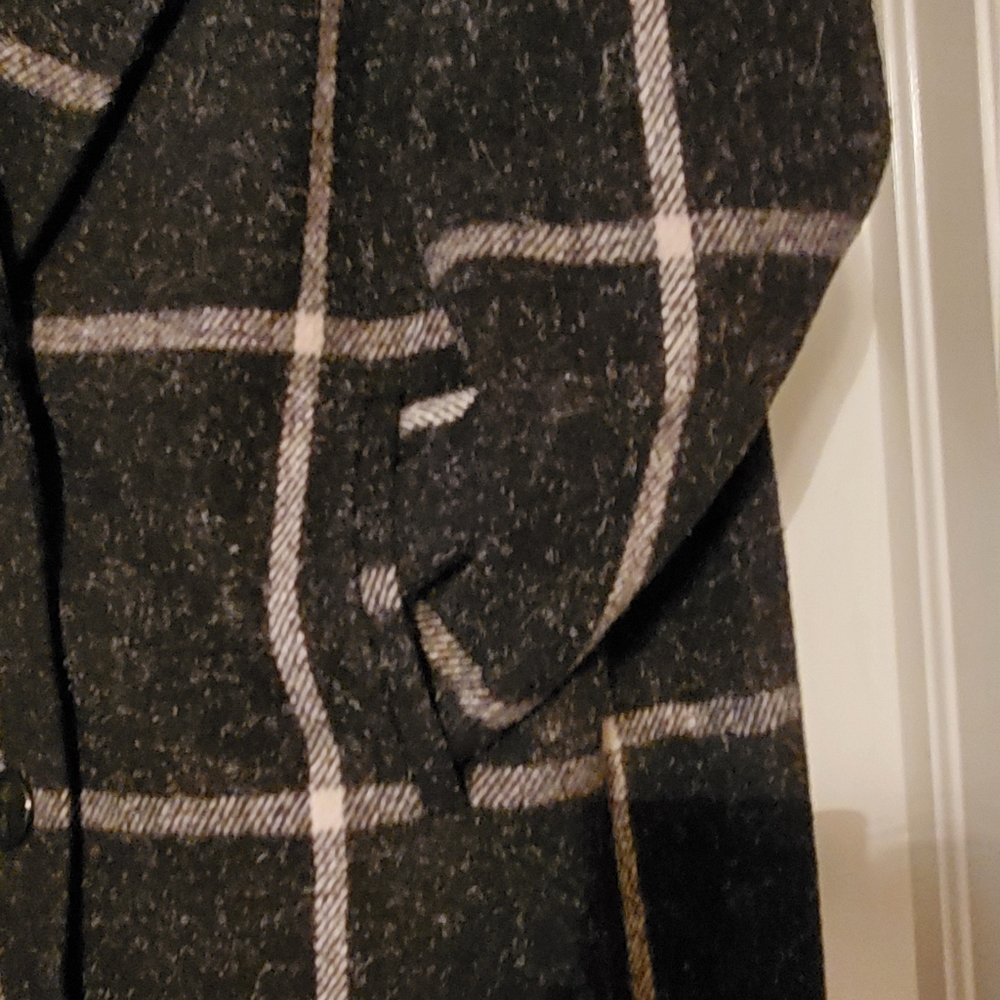 Vtg Winter Coat Checkered Pattern - image 3